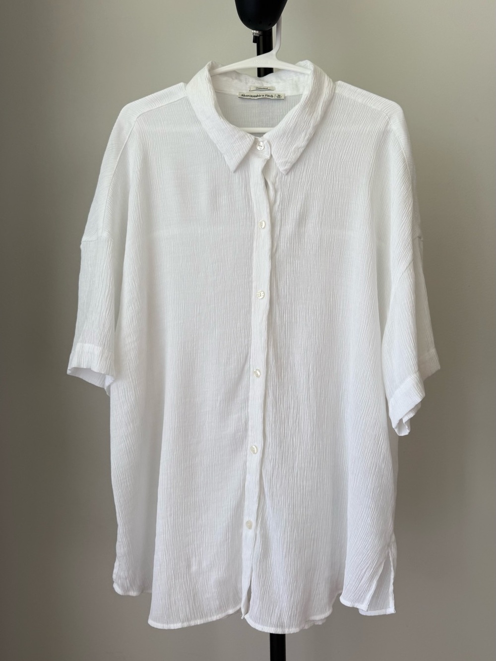 Abercrombie & Fitch Women’s XL Oversized White Textured Button Up Shirt